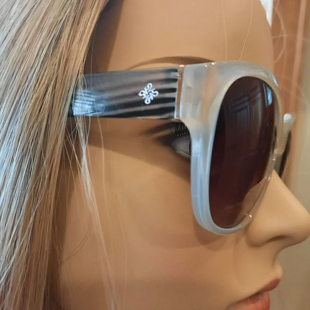 Simply Vera Vera Wang translucent grey